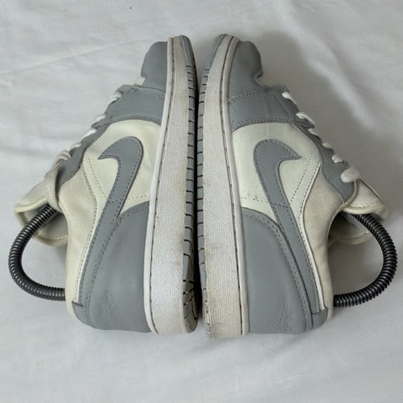 Nike Air Jordan 1 Low Paris Sneakers Shoes Women's Size 7 White Grey Athletic - Picture 7 of 16